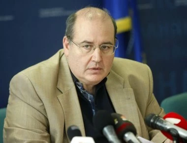 Ν.Φίλης: 
